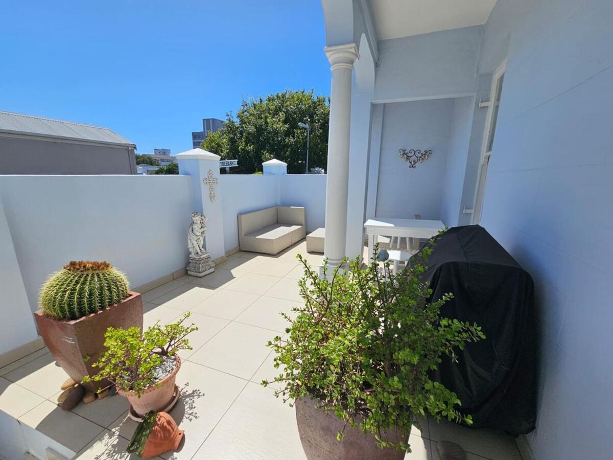 Fabulous Three Bed In The Heart Of Greenpoint Villa Cape Town Exterior photo