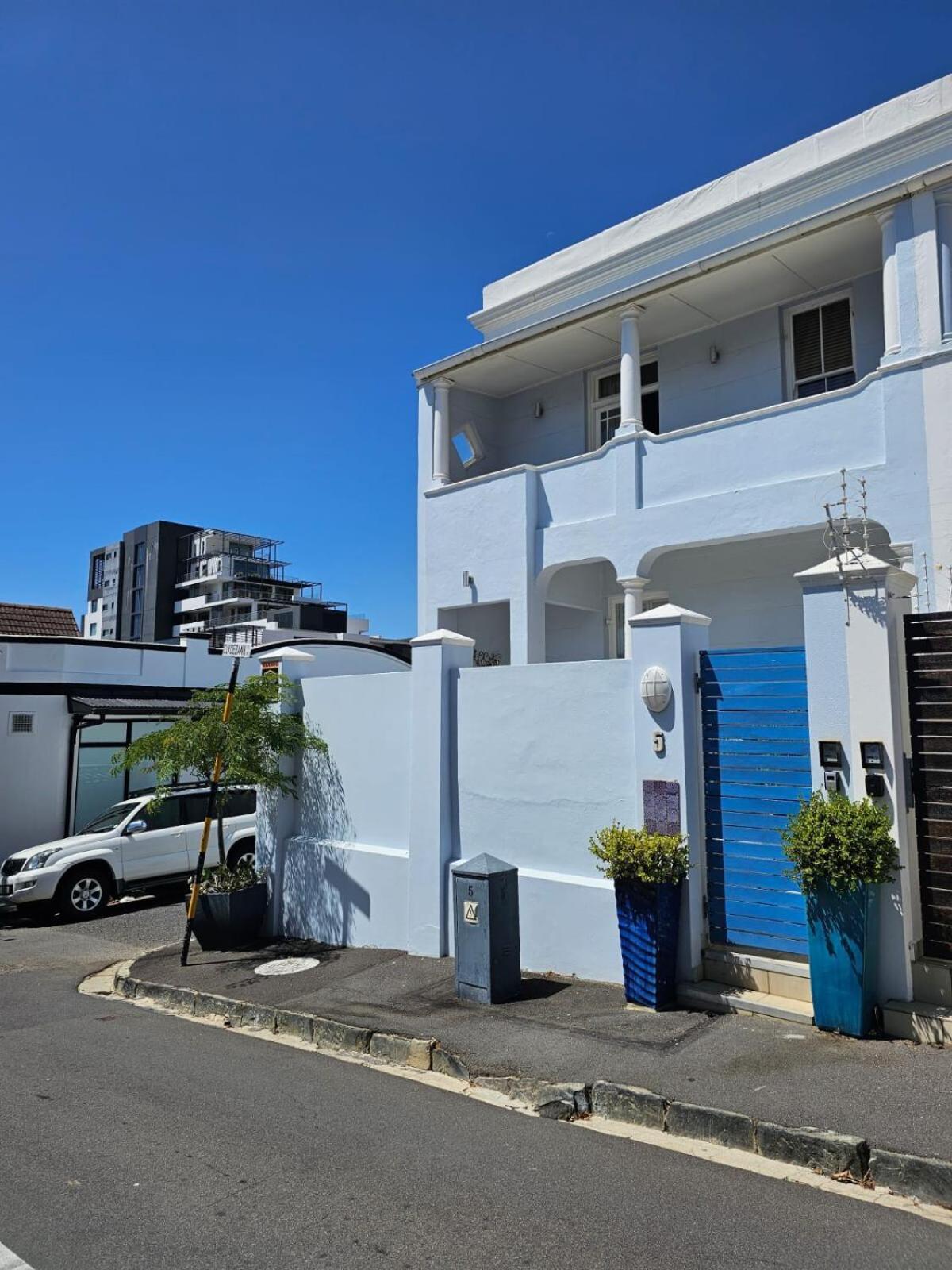 Fabulous Three Bed In The Heart Of Greenpoint Villa Cape Town Exterior photo