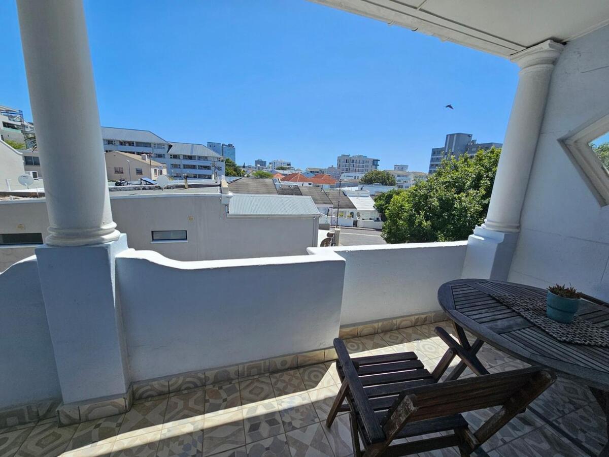 Fabulous Three Bed In The Heart Of Greenpoint Villa Cape Town Exterior photo